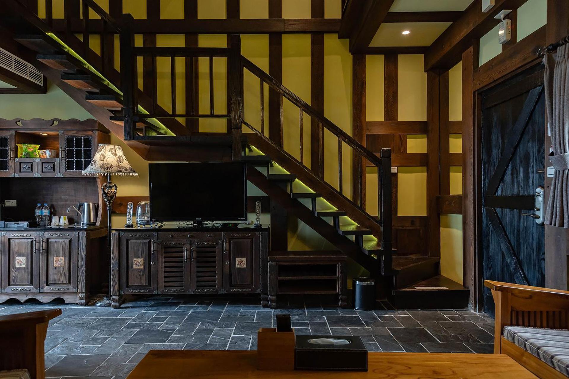 Tudor Dynasty Homestay Shoufeng Exterior photo